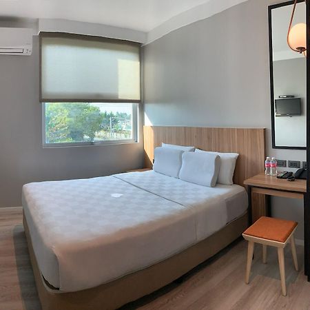 Go Hotels Bacolod Exterior foto