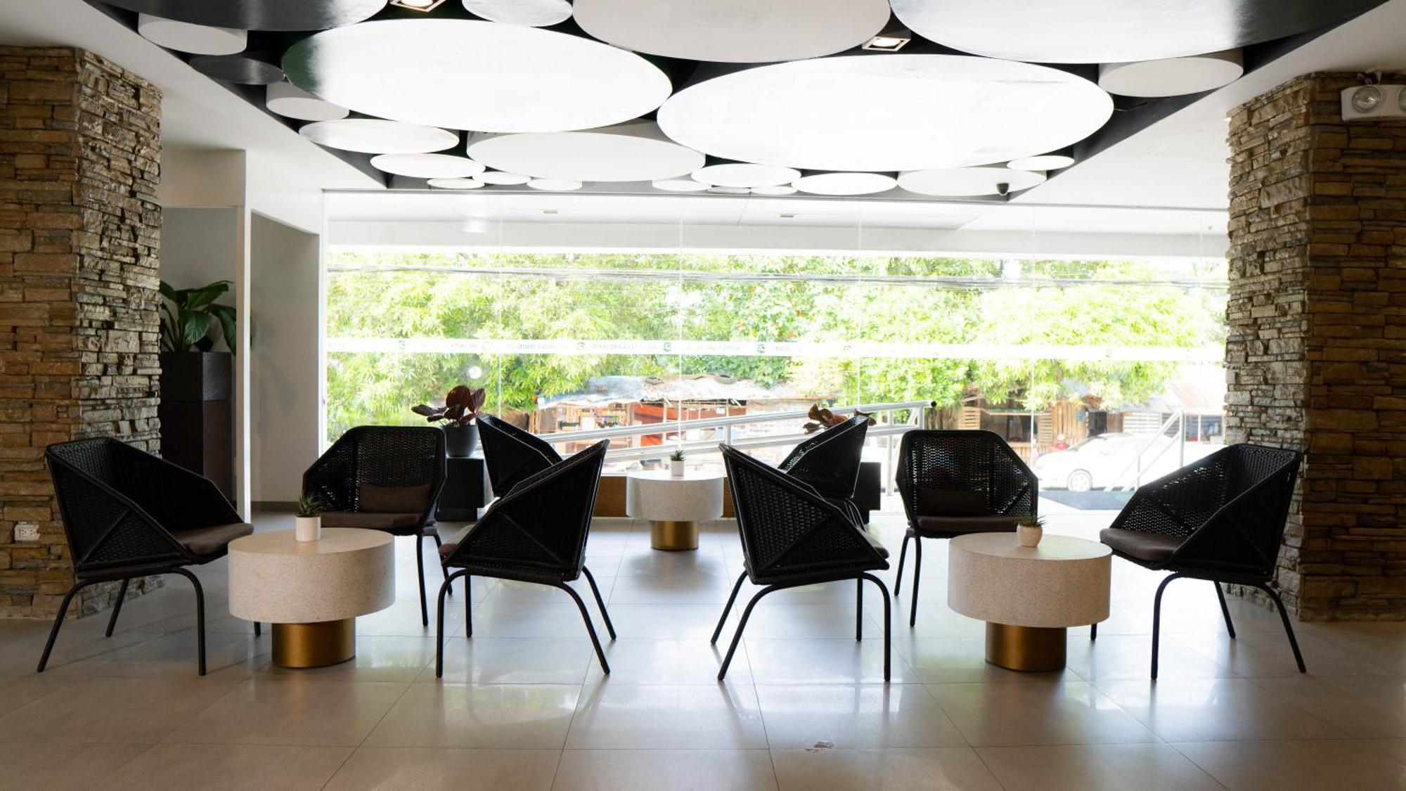 Go Hotels Bacolod Exterior foto